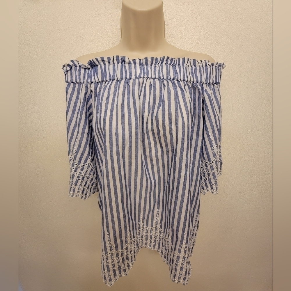 H&M Off Shoulder Eyelet Blouse - Picture 1 of 2